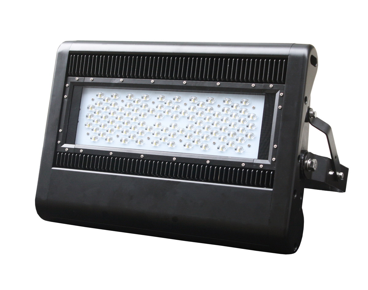 200 Watt warm white non-dimmable 15x15° single lens/ PCB LED flood light (IP65) - LED Floodlight - JNLED
